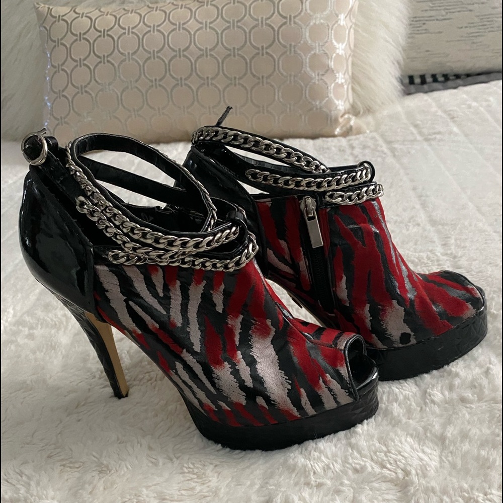 Vegas Heels Red & Black
